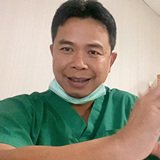 Dr.pracha.jpg